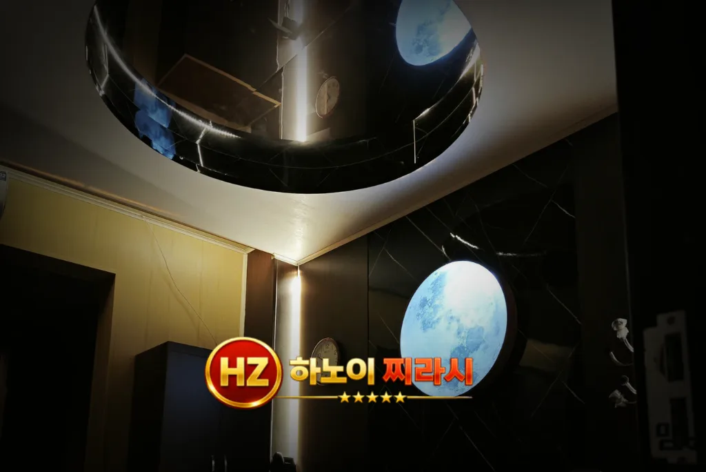 하노이 98 스파 룸 천장 거울입니다.