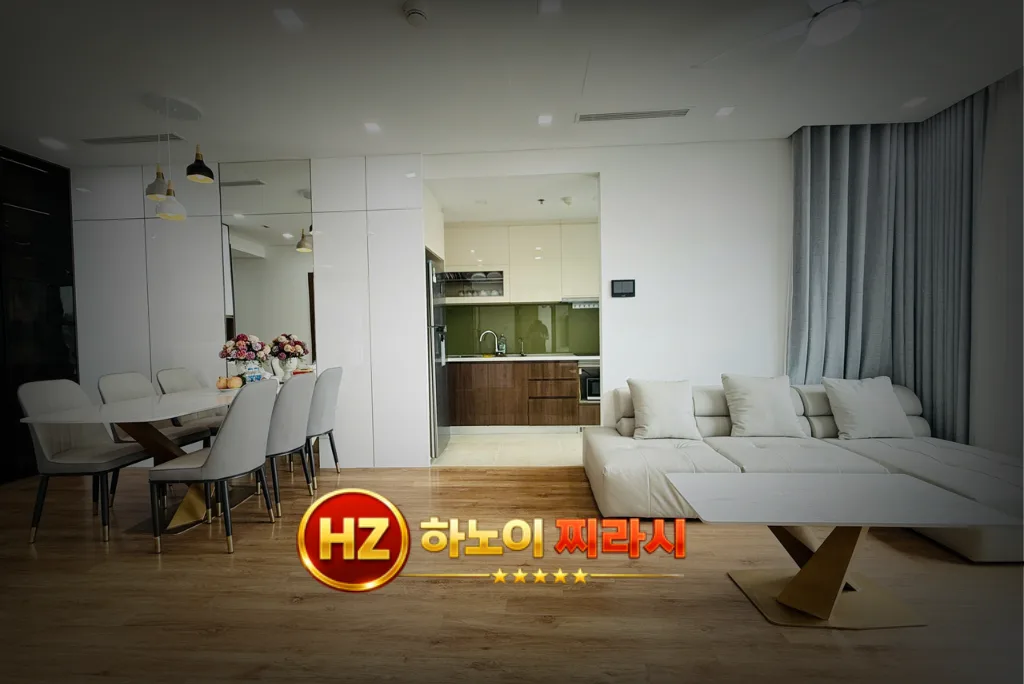 하노이 더 레전드 아파트 2룸 거실 주방 구조입니다.