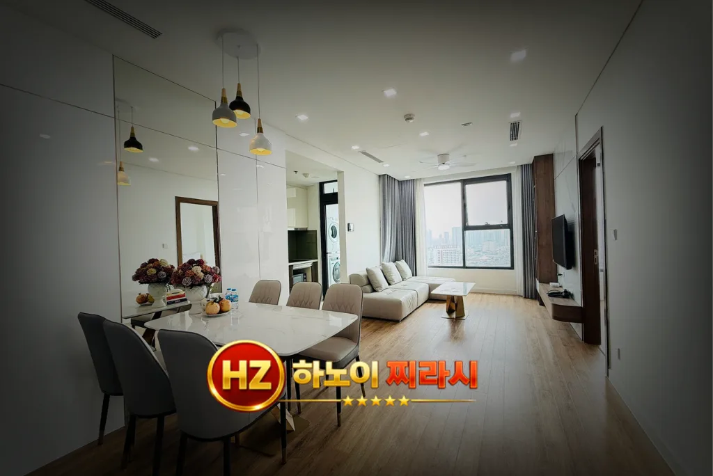 하노이 더 레전드 아파트 2룸 입구 분위기입니다.