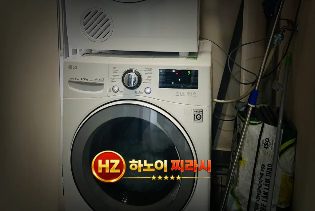 하노이 디 캐피탈 아파트 3룸 세탁기와 건조기 구성입니다.
