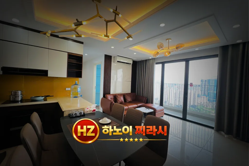 하노이 디 캐피탈 아파트 3룸 주방과 거실 분위기입니다.