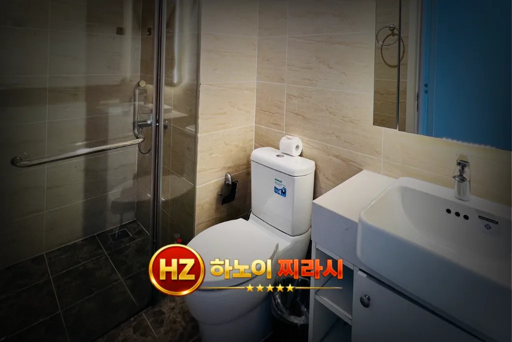 하노이 디 캐피탈 아파트 3룸 화장실 모습입니다.
