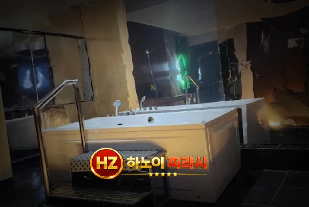 하노이 문 마사지 대형 자쿠지 구성입니다.