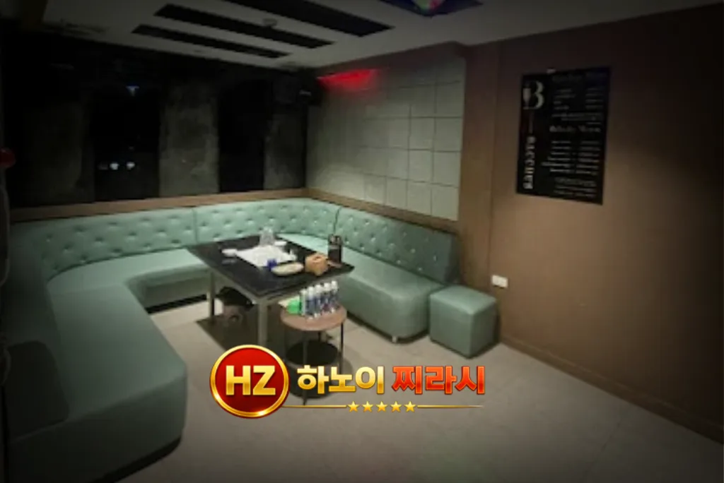 하노이 박카스 가라오케 중형 룸 분위기입니다.