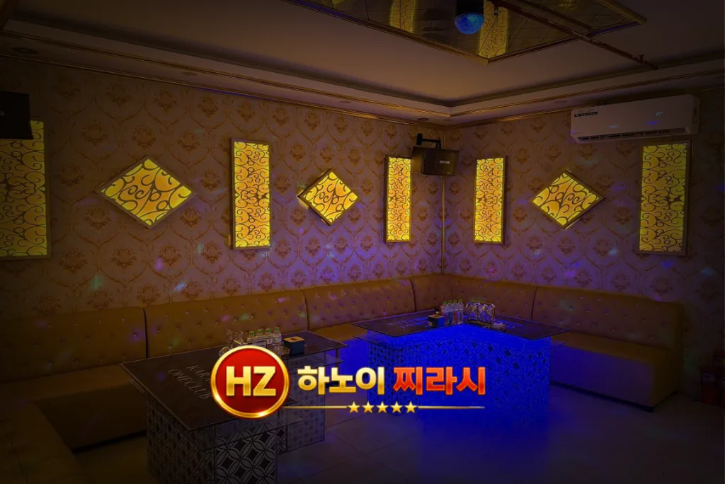 하노이 존슨 가라오케 중형 룸 분위기입니다.